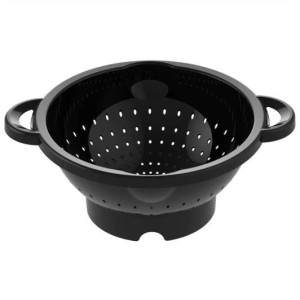 ESCORREDOR DE MASSA PLÁSTICO PRETO COM ALÇA UNINJET